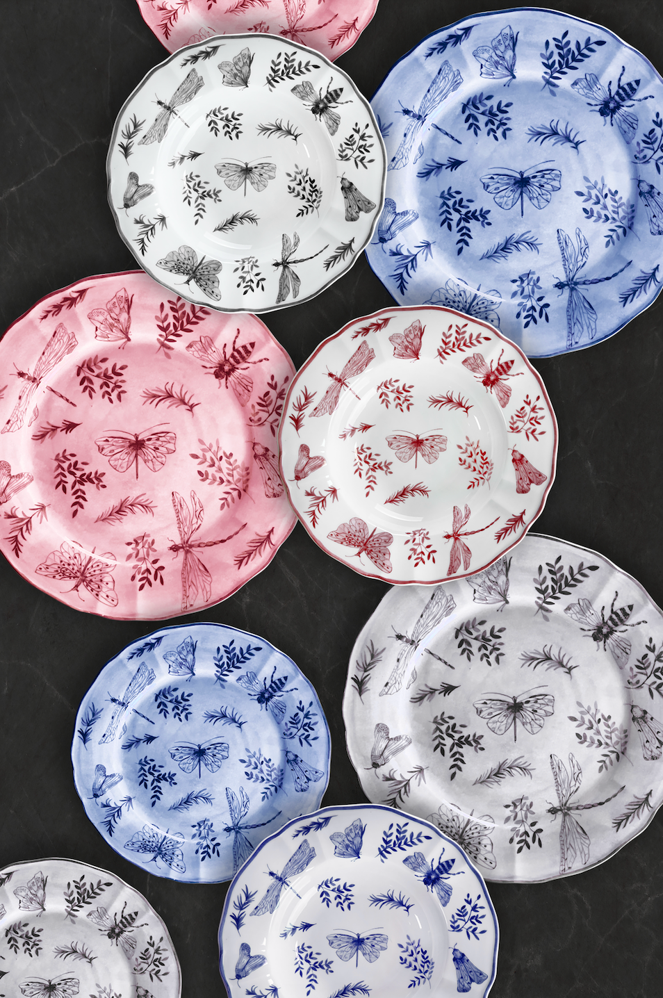 ARCUCCI – SONIA ROUND TRAY 33CM PORCELAIN DECORATED WITH BUTTERFLIES AND FLOWERS - Pink